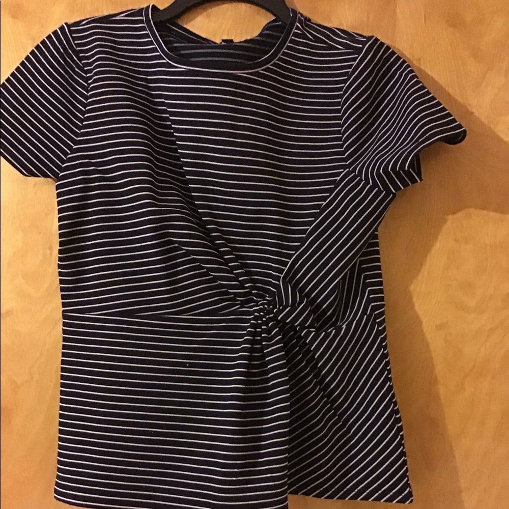 Women’s knotted top